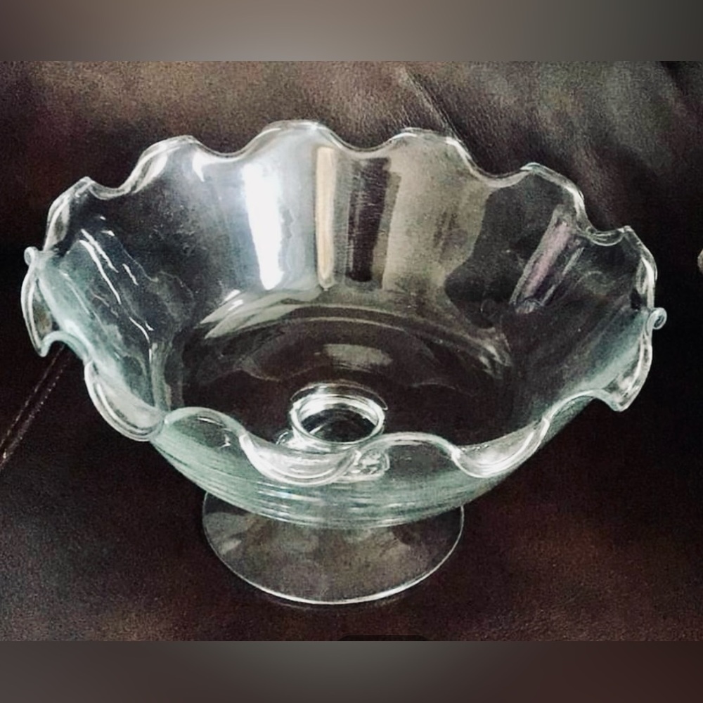 SLAH Ruffled Glass Bowl EUC